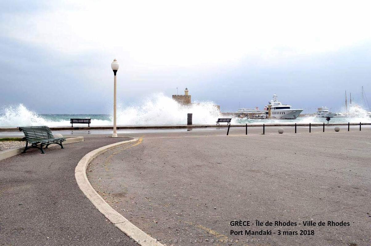 129- Rhodes ville et port d'honneur.JPG